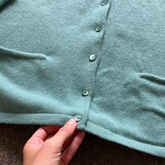 Sutton Studios Bloomingdale’s 100% Cashmere Teal V Neck Cardigan Sweater Small - Picture 4 of 12